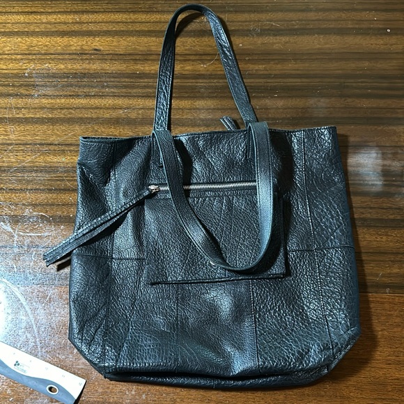 Handbags - Large black faux leather tote bag